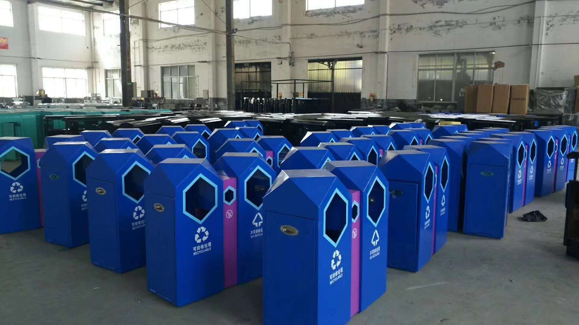 新款環(huán)保分類(lèi)果皮箱